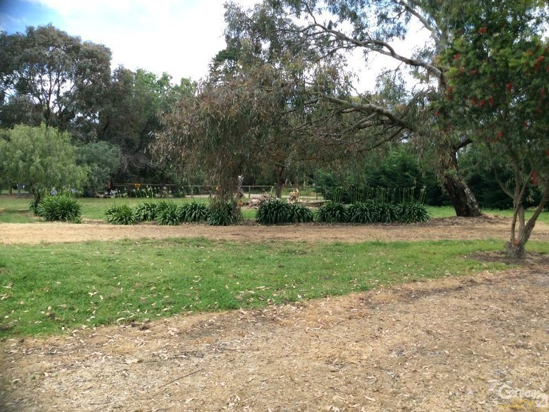 9 Carpenters Lane North, Hastings VIC 3915