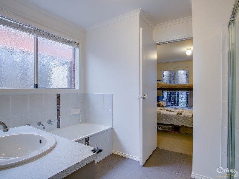2/6 Point Road, Crib Point VIC 3919