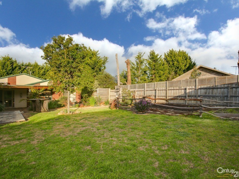 24 Michelle Drive, Hastings VIC 3915