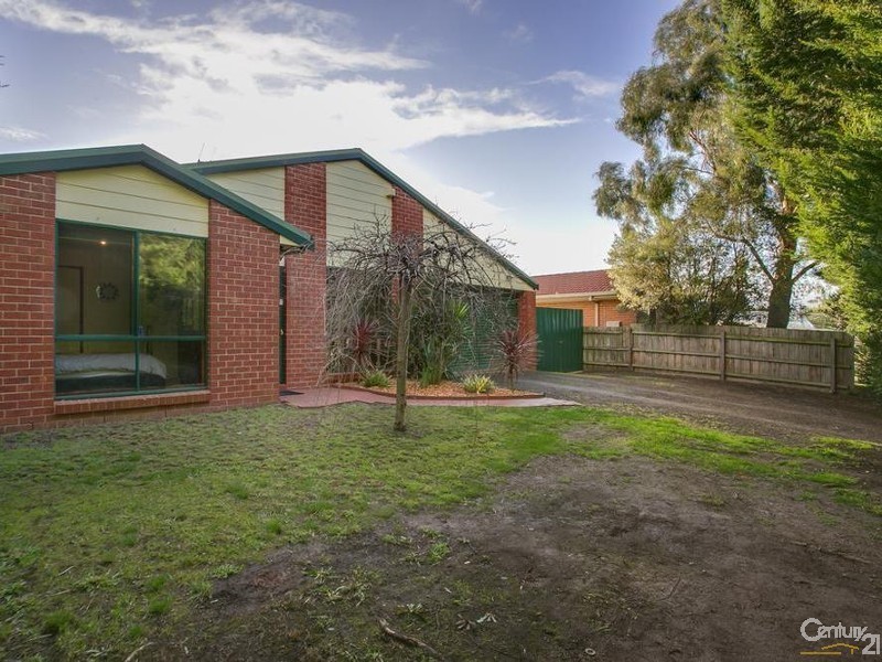 24 Michelle Drive, Hastings VIC 3915