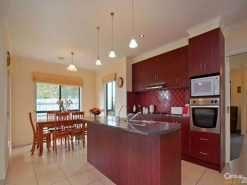 16 Kuan Yin Place, Hastings VIC 3915