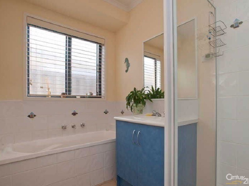 16 Kuan Yin Place, Hastings VIC 3915