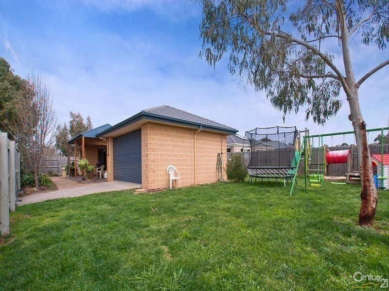 16 Kuan Yin Place, Hastings VIC 3915