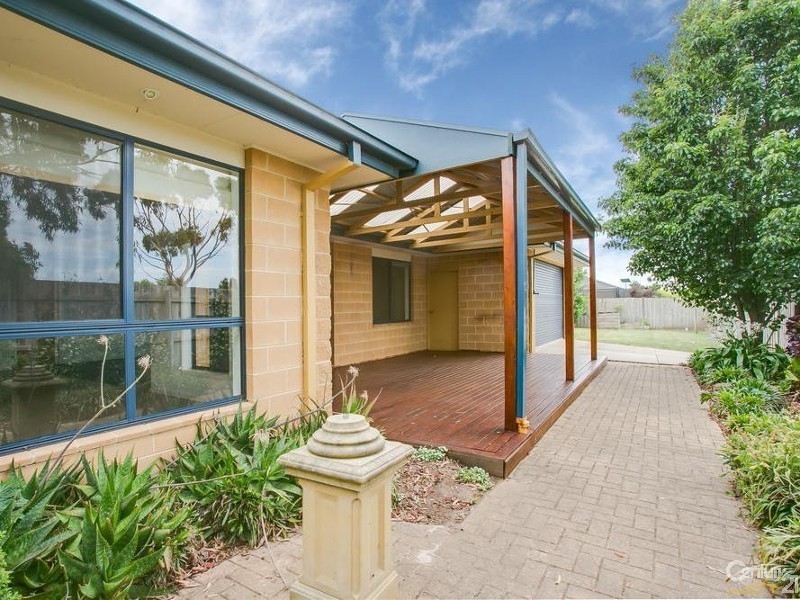 16 Kuan Yin Place, Hastings VIC 3915