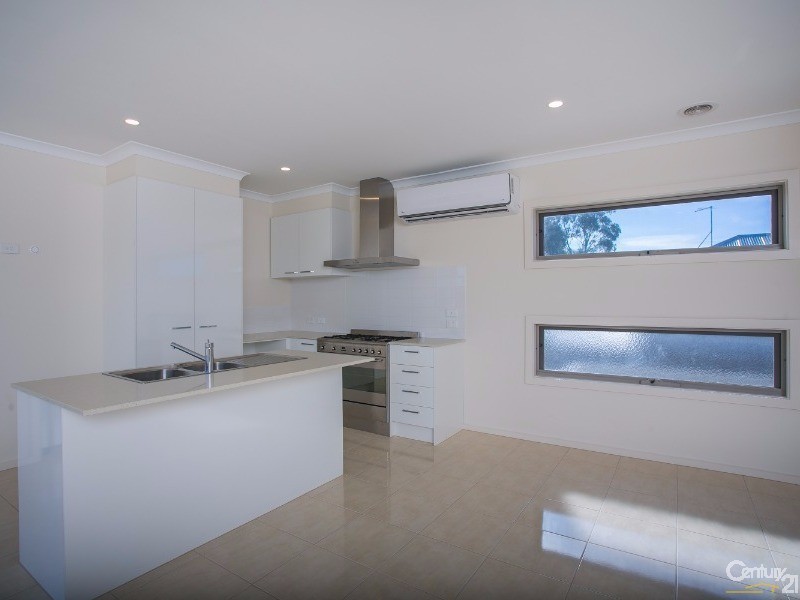 2/28 Skinner Street, Hastings VIC 3915