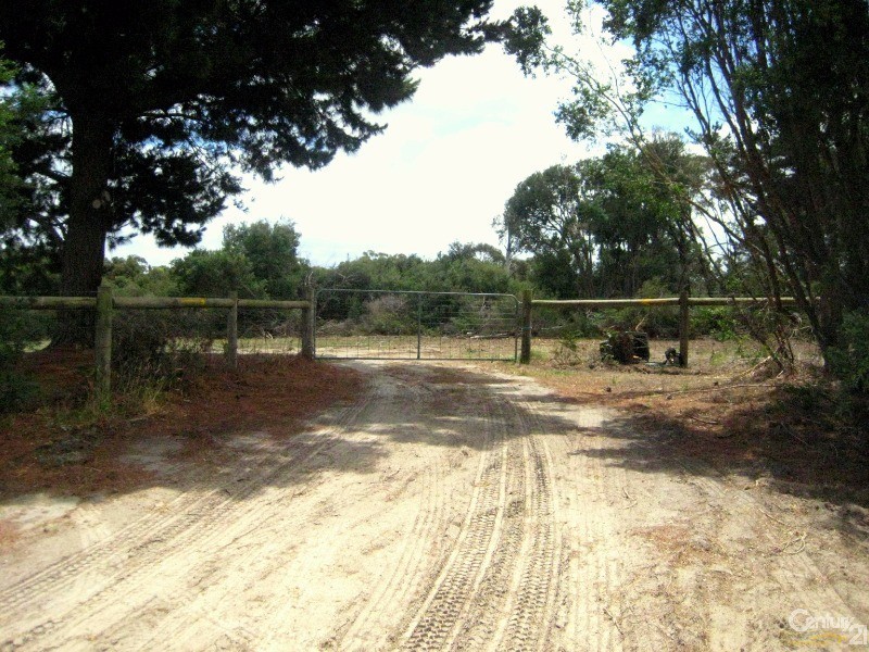 12 Yaringa Road, Somerville VIC 3912