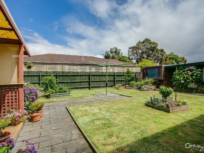 4 Penshurst Avenue, Hastings VIC 3915