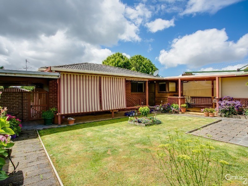 4 Penshurst Avenue, Hastings VIC 3915