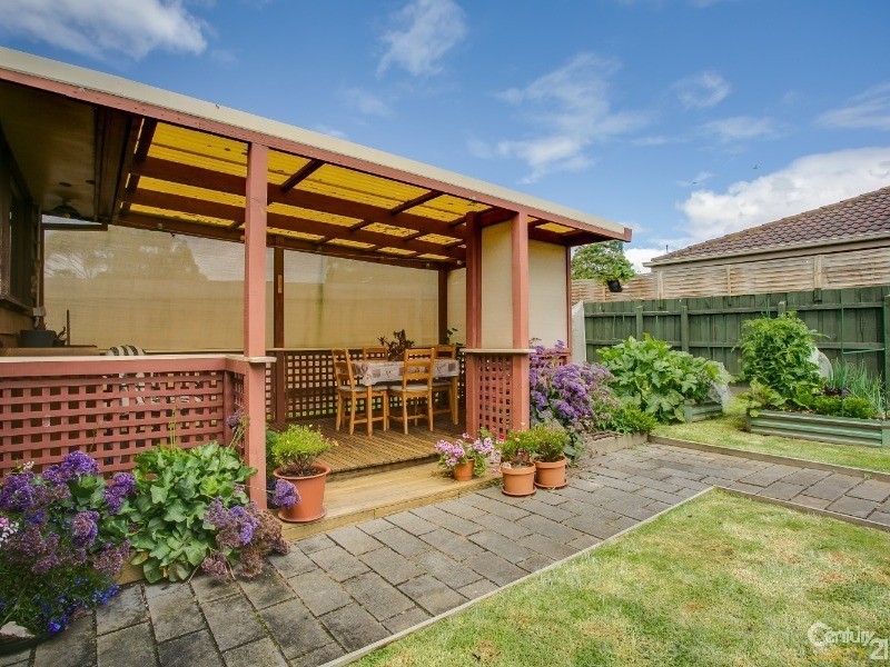 4 Penshurst Avenue, Hastings VIC 3915