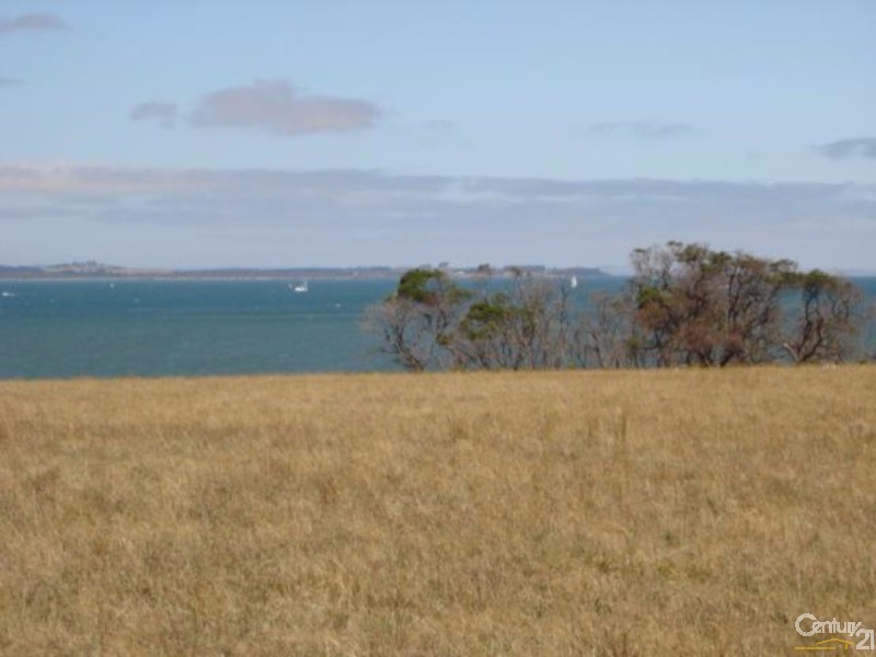 1 SANDSTONE ISLAND, Hastings VIC 3915