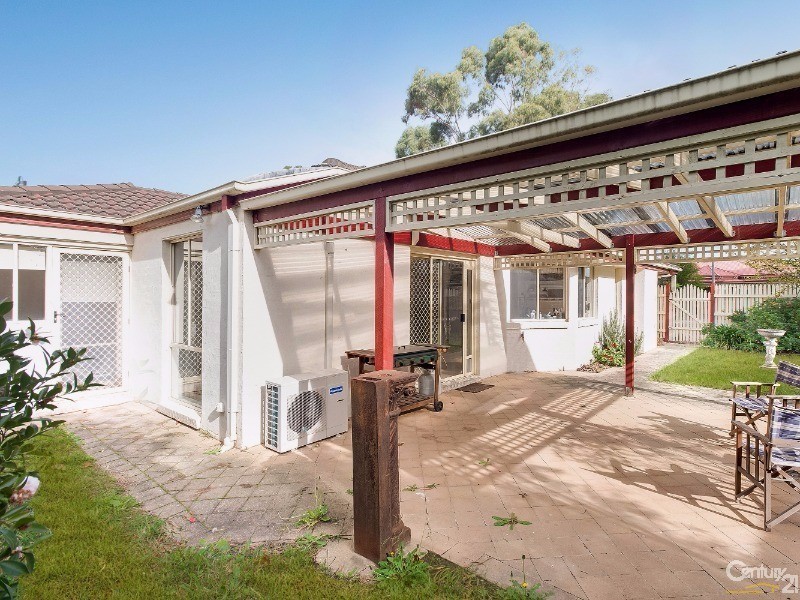 5 Magdalena Place, Berwick VIC 3806
