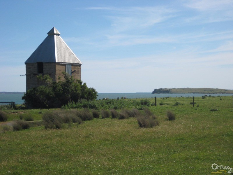 169 Ten Chain Road, French Island VIC 3921