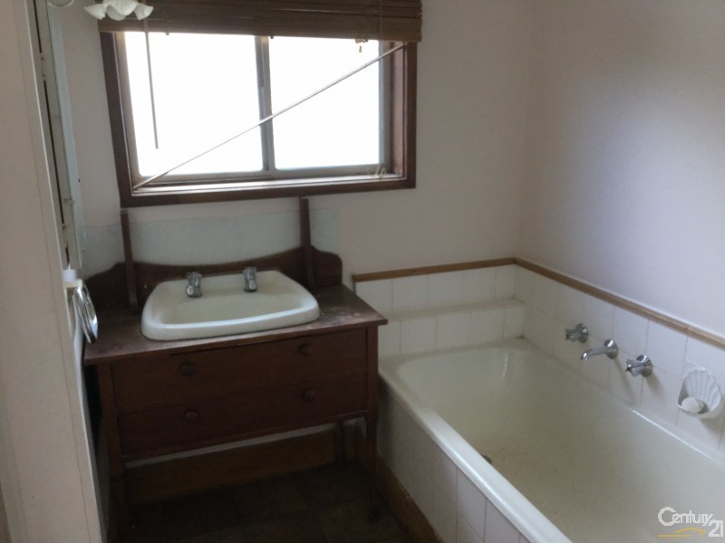 4 Aitape Court, Hastings VIC 3915