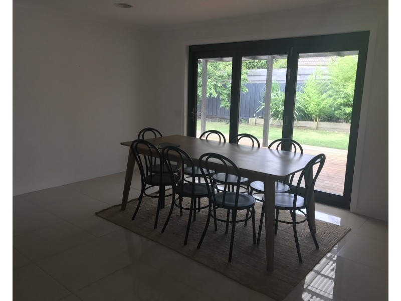 16 Lady Beverley Circuit, Somerville VIC 3912