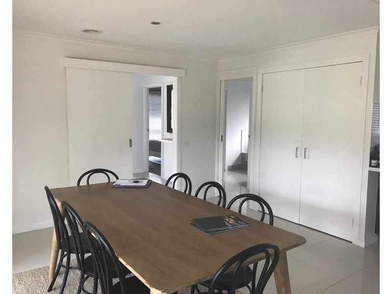 16 Lady Beverley Circuit, Somerville VIC 3912