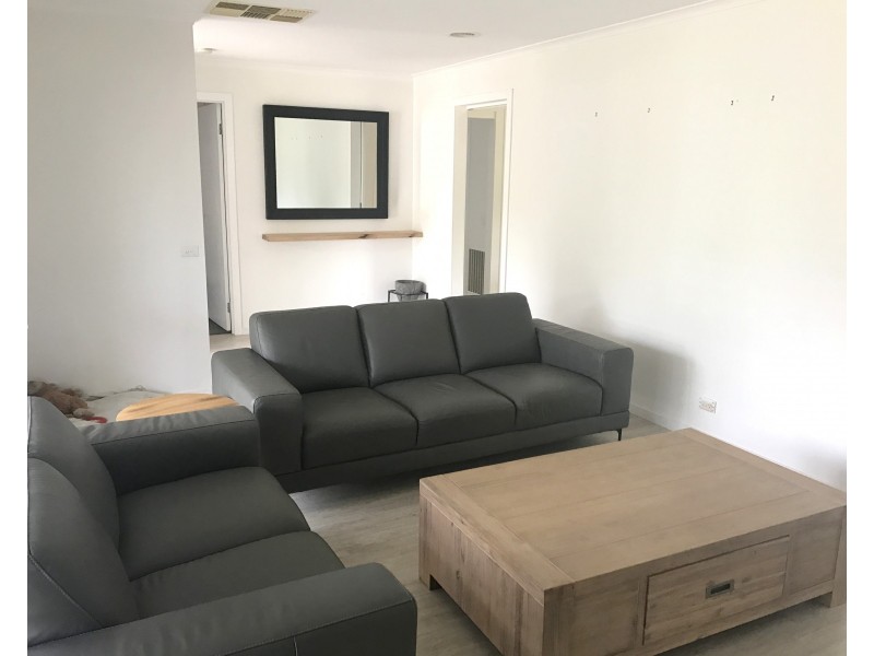 16 Lady Beverley Circuit, Somerville VIC 3912