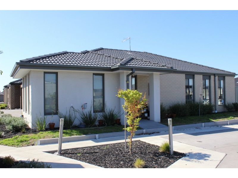 26 Shergold Way, Cranbourne North VIC 3977