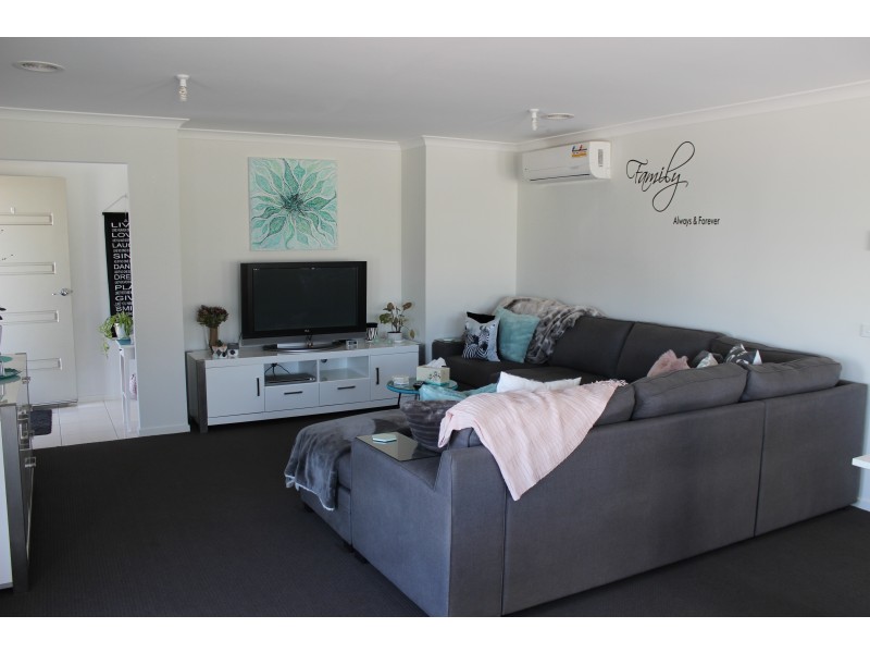 26 Shergold Way, Cranbourne North VIC 3977