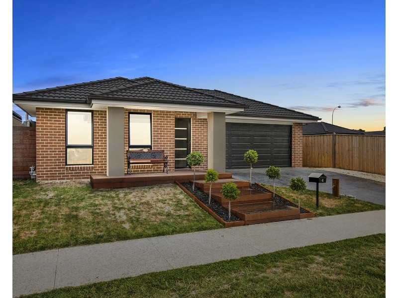 4 Mikhail Grove, Hastings VIC 3915