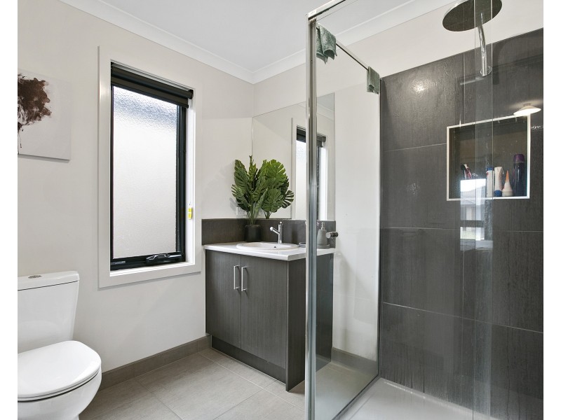 4 Mikhail Grove, Hastings VIC 3915