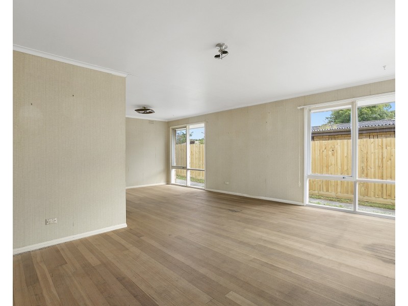 8 Penshurst Avenue, Hastings VIC 3915