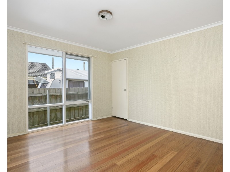 8 Penshurst Avenue, Hastings VIC 3915