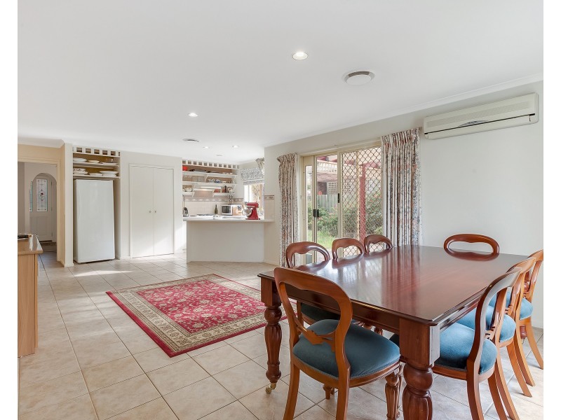 5 Magdalena Place, Berwick VIC 3806