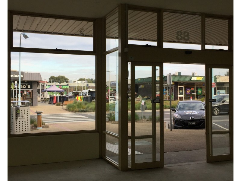 92 HIGH ST, Hastings VIC 3915