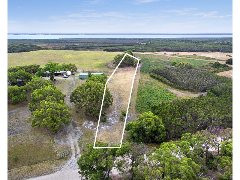 CA 2043 Coast Road, French Island VIC 3921