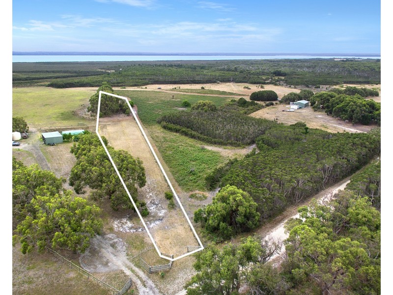 CA 2043 Coast Road, French Island VIC 3921