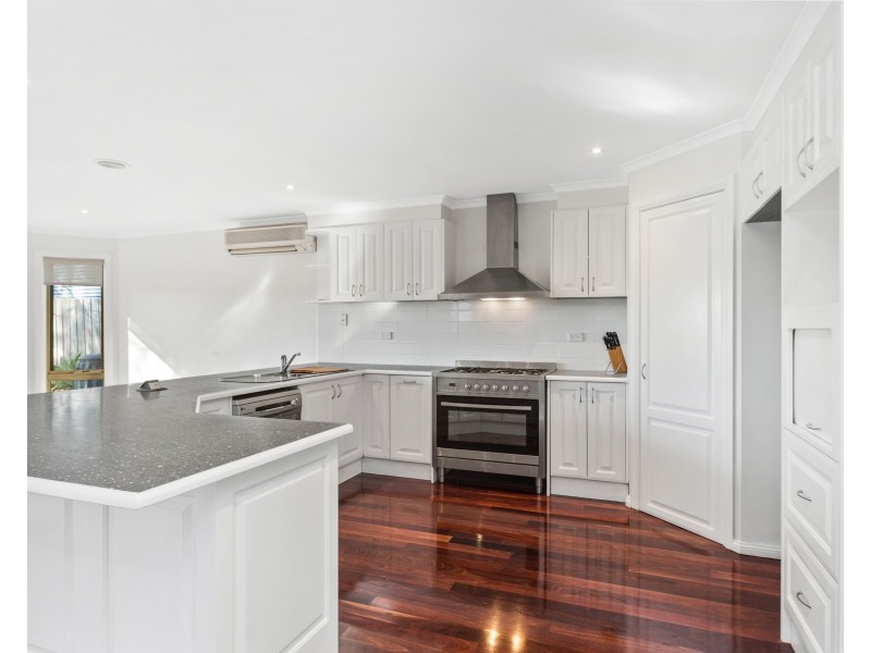 33 Tower Hill Road, Somers VIC 3927