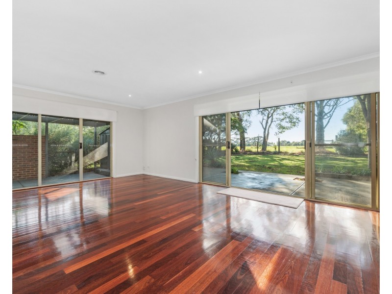 33 Tower Hill Road, Somers VIC 3927