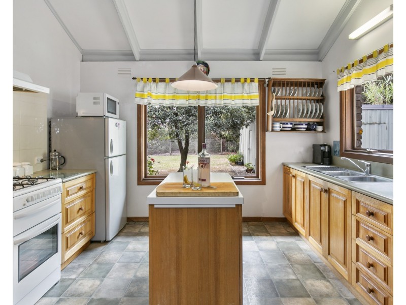 8 Bonview Avenue, Somers VIC 3927