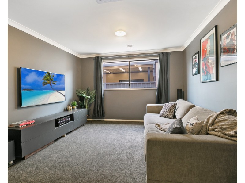 17 Atlas Drive, Cranbourne West VIC 3977