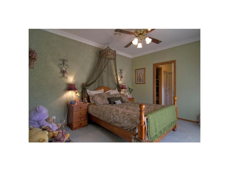 1 Gomms Road, Somerville VIC 3912