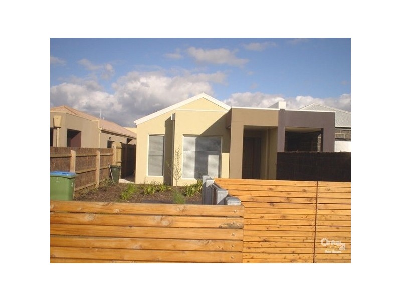 9 Albert Street, Hastings VIC 3915