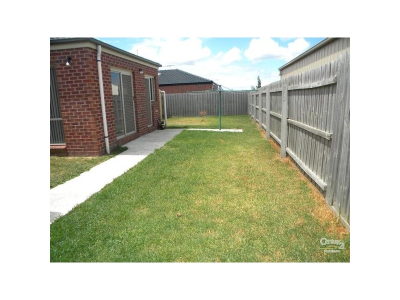 2/4-5 Jamie Court, Hastings VIC 3915