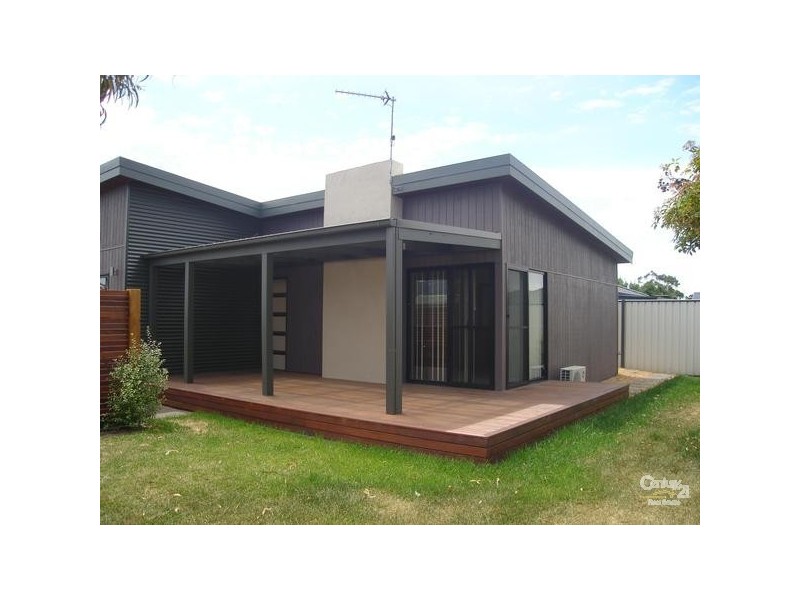 2/2 George Street, Safety Beach VIC 3936