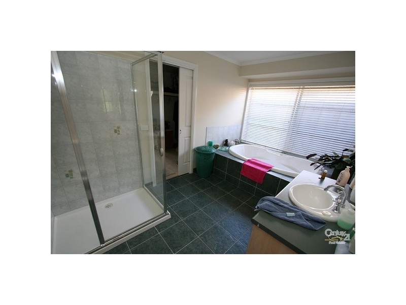 5 Kuan Yin Place, Hastings VIC 3915