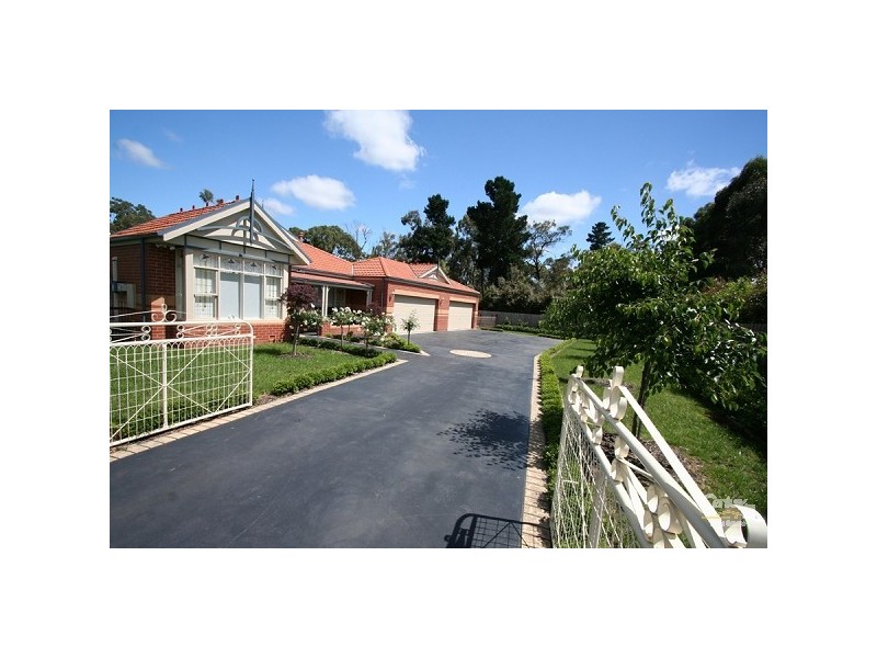 8 Kuan Yin Place, Hastings VIC 3915