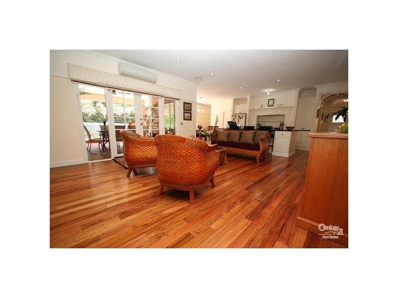 8 Kuan Yin Place, Hastings VIC 3915