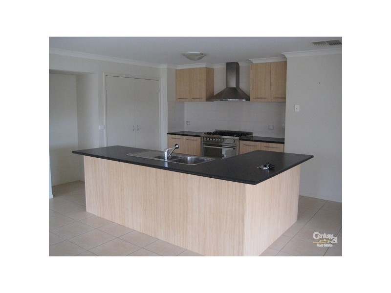 16 Rosemary Drive, Hastings VIC 3915