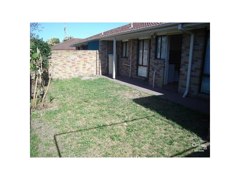 3/2 Simon Street, Hastings VIC 3915