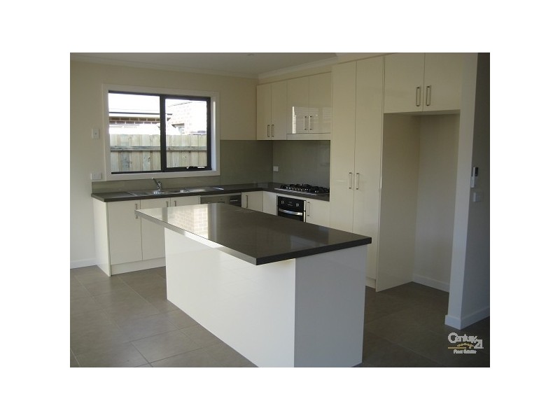 2/30 Martin Street, Hastings VIC 3915