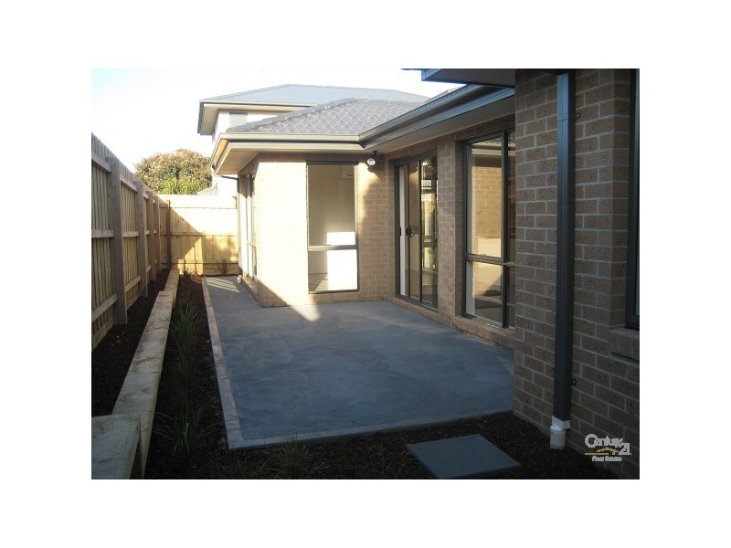 2/30 Martin Street, Hastings VIC 3915