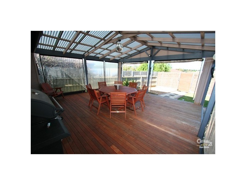 8 Stalwart Avenue, Hastings VIC 3915