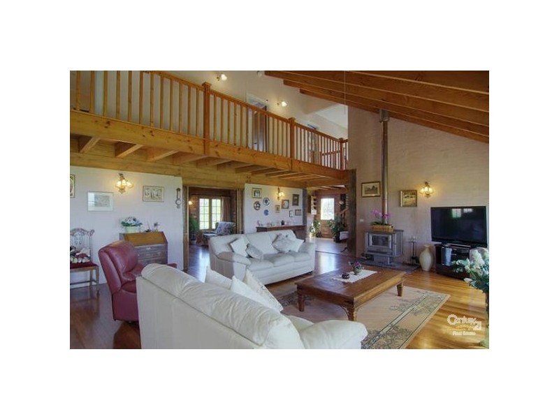 5 SEAGLADES LANE, Bittern VIC 3918