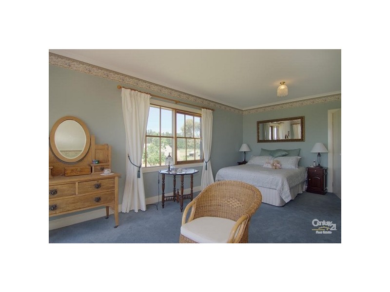 5 SEAGLADES LANE, Bittern VIC 3918