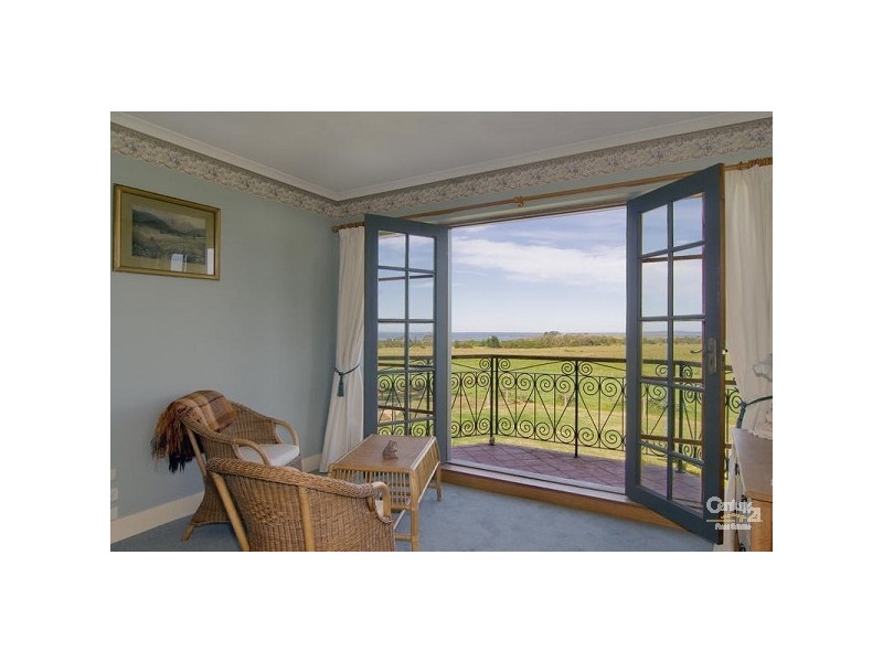 5 SEAGLADES LANE, Bittern VIC 3918