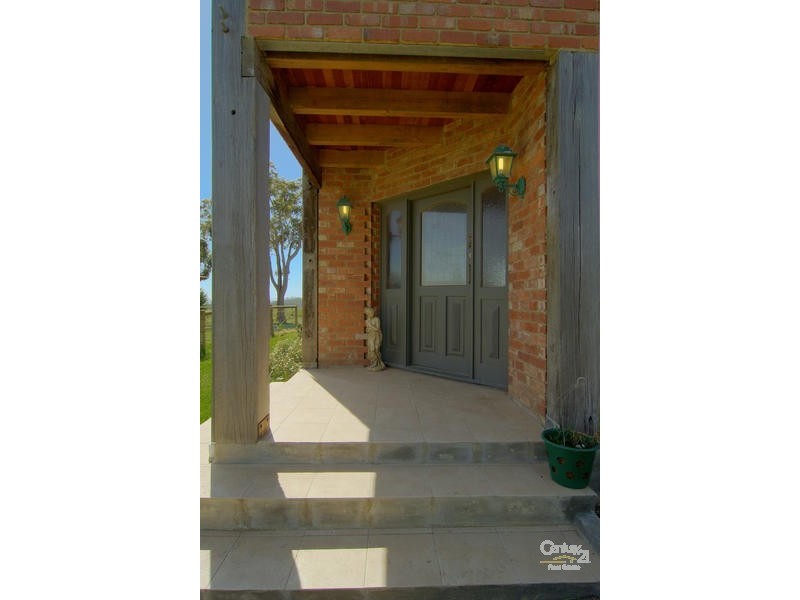 5 SEAGLADES LANE, Bittern VIC 3918
